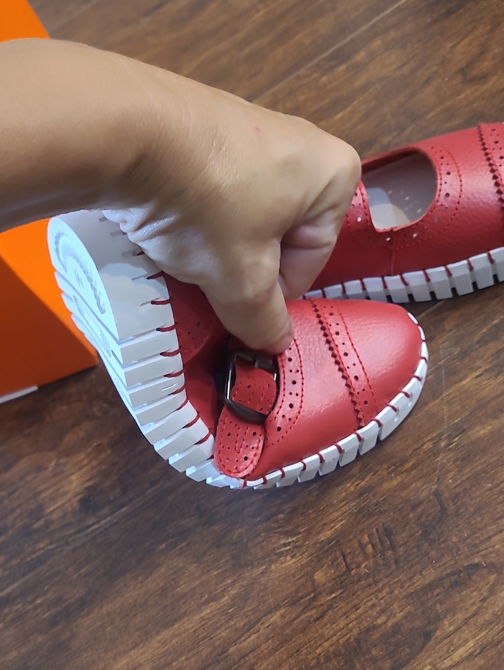 Bernie Mev Girls Red Leather Mary Jane with Memory Foam Size 13/31 Holiday - Picture 8 of 8
